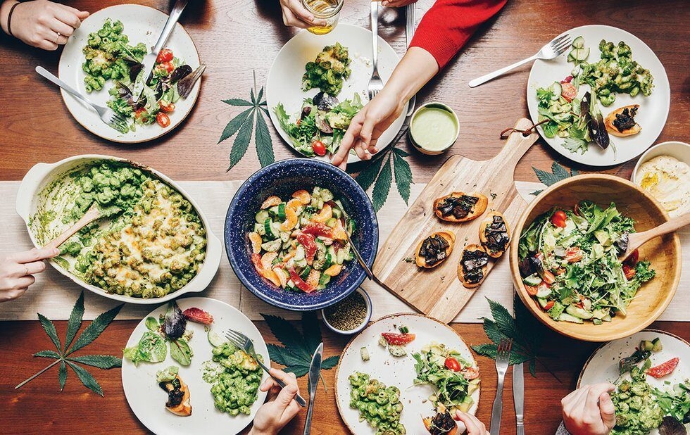 Edible dining